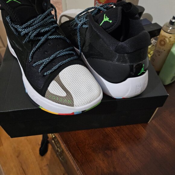 Men's Jordan's - Picture 1 of 4